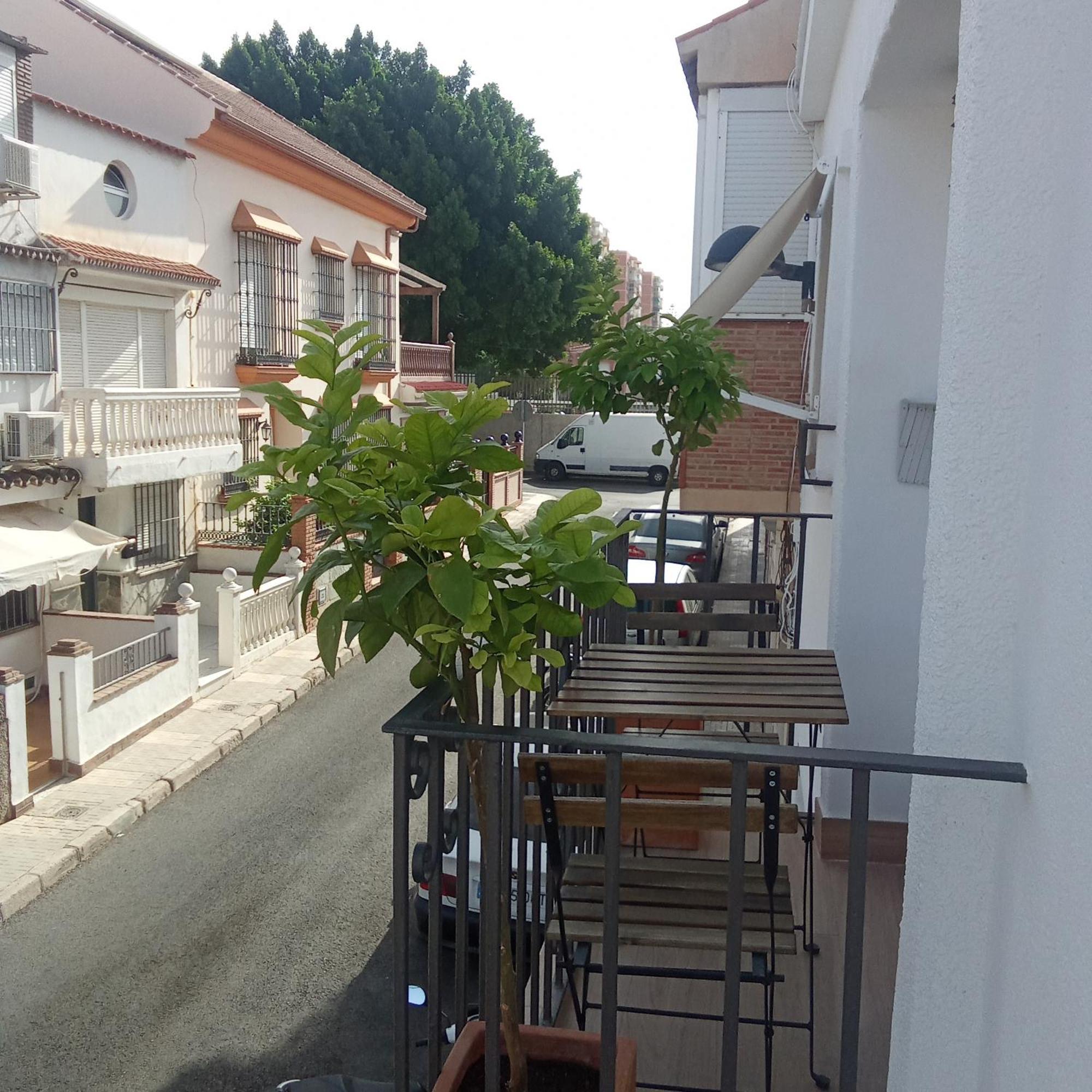Oasis En La Ciudad Apartment Malaga Exterior photo